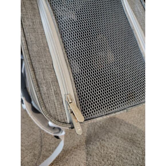 Monterey Series Convertible Horizontal Backpack Pet Carrier Large (Gray) - Picture 14 of 16